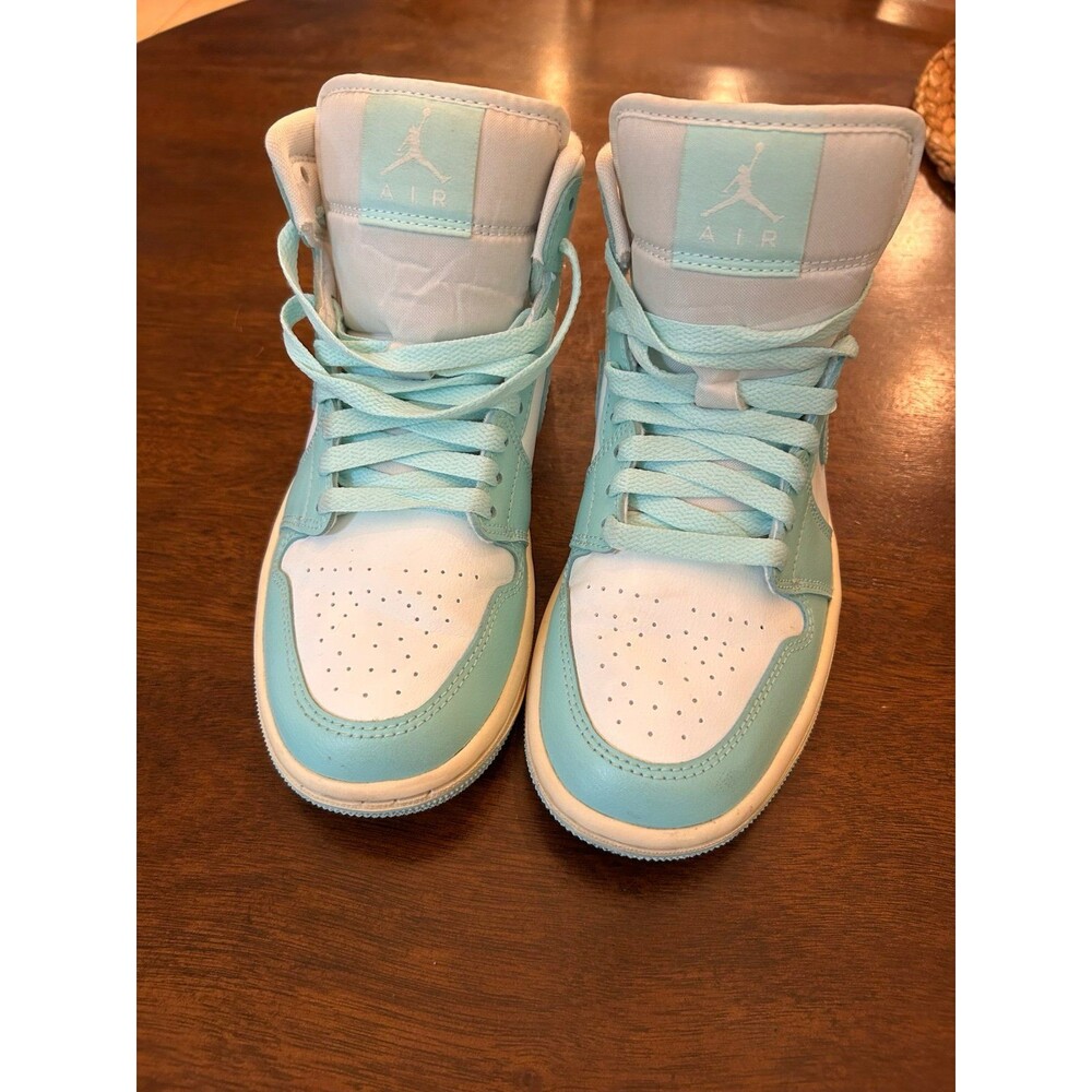 Women’s Air Jordan Mid size 6 EUC - Picture 5 of 7